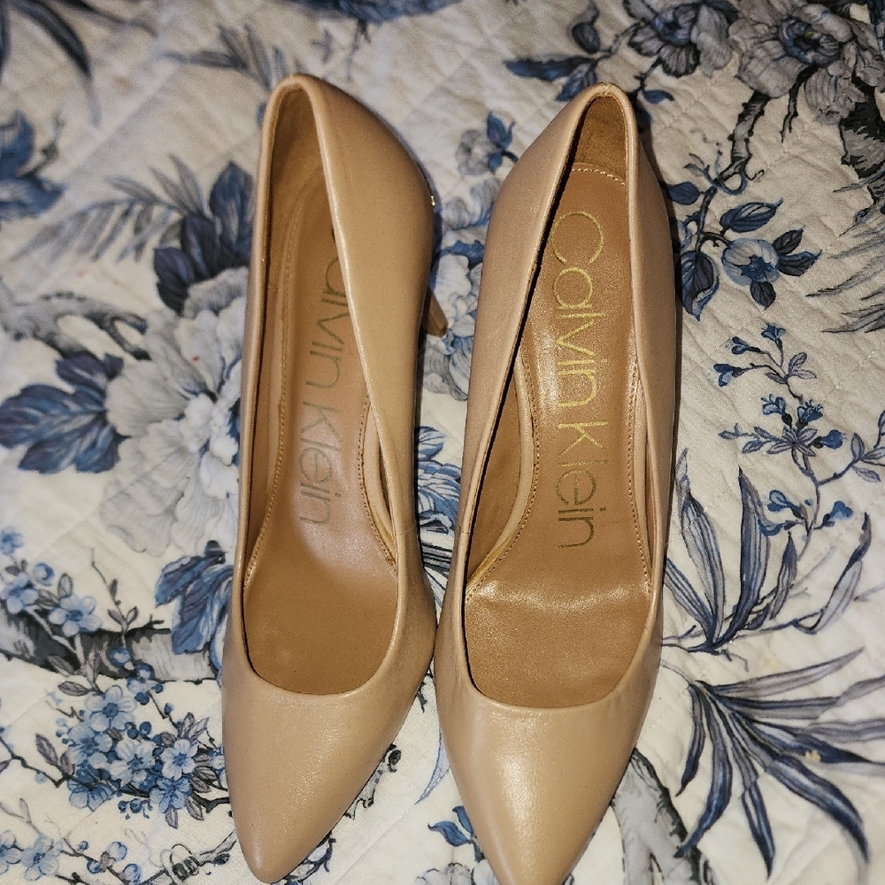 Calvin Klein Women's Tan Pumps